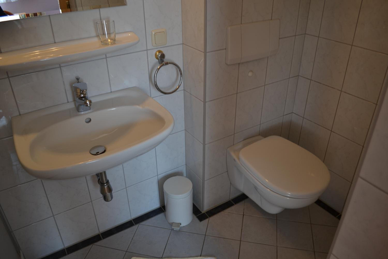 Bathroom 3, Gasthof Redl, Amstetten
