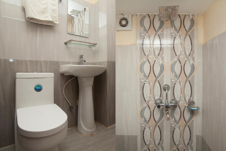 Bathroom 3, Kathmandu Regency Hotel, Bagmati
