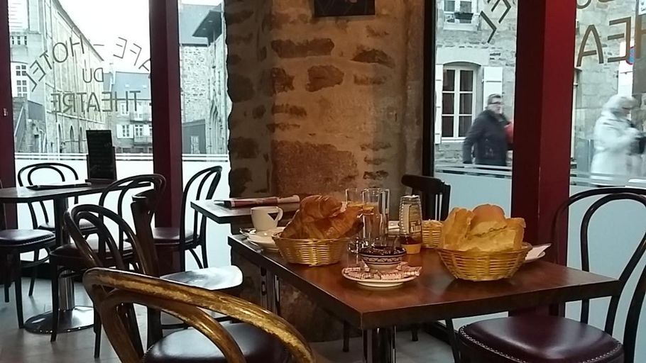Food & Drinks 3, Cafe Hotel Du Theatre, Côtes-d'Armor