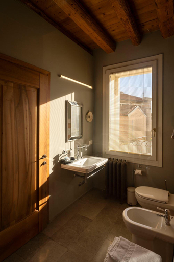 Bathroom 5, Le Andrianelle, Vicenza