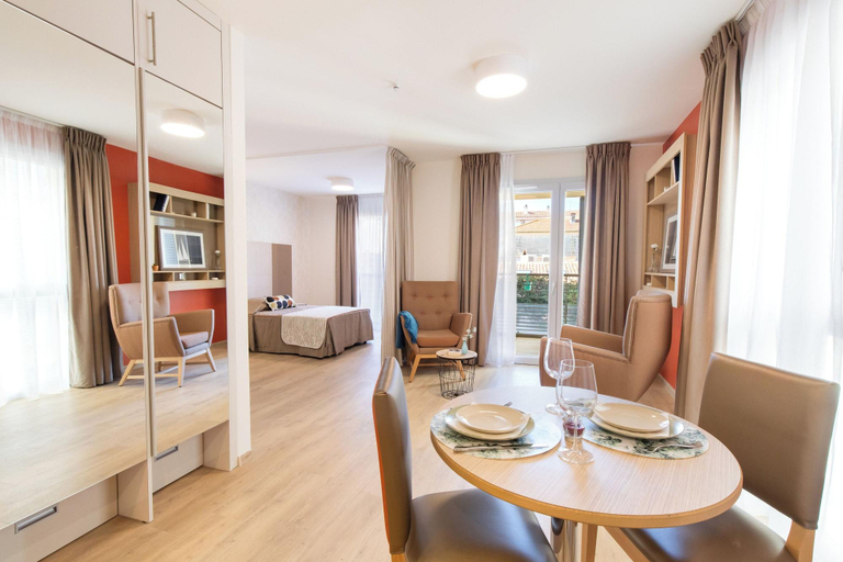 Room 3, Zenao Appart Ha Tel Fra Jus, Var