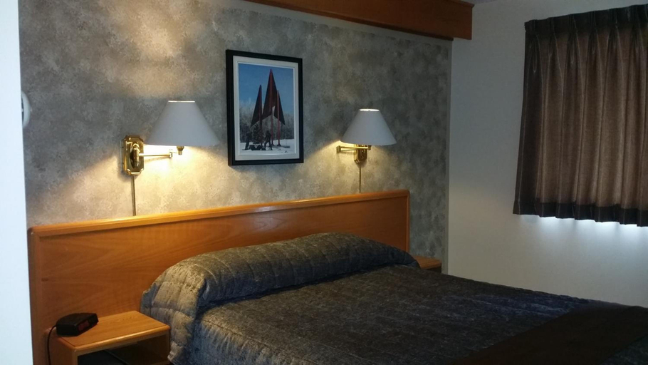 Bedroom 2, Lakeview Inn, Algoma
