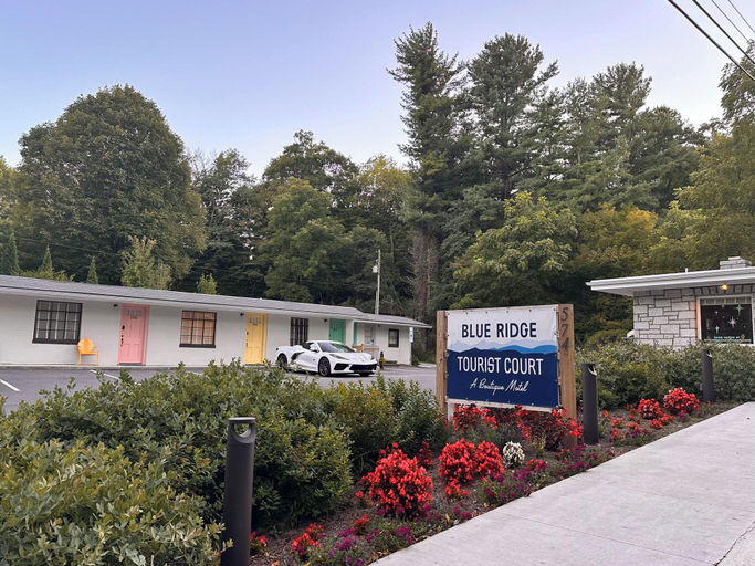 Exterior & Views 1, Blue Ridge Tourist Court, Watauga