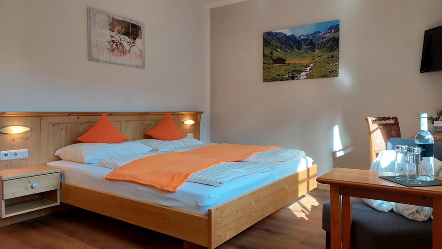 Bedroom 3, Hotel Gasthof Gribelehof, Lienz