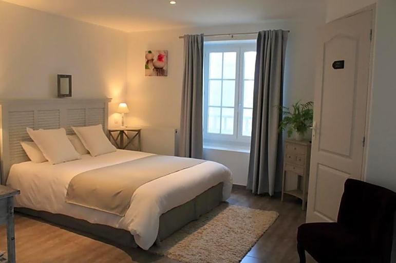 Room 5, Domaine De Saint Palais, Charente-Maritime