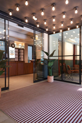 Public Area 2, Latroupe Prado Hostel, Madrid