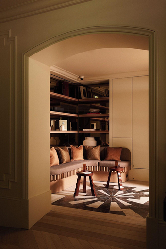 Lobby 4, La Boetie, Paris