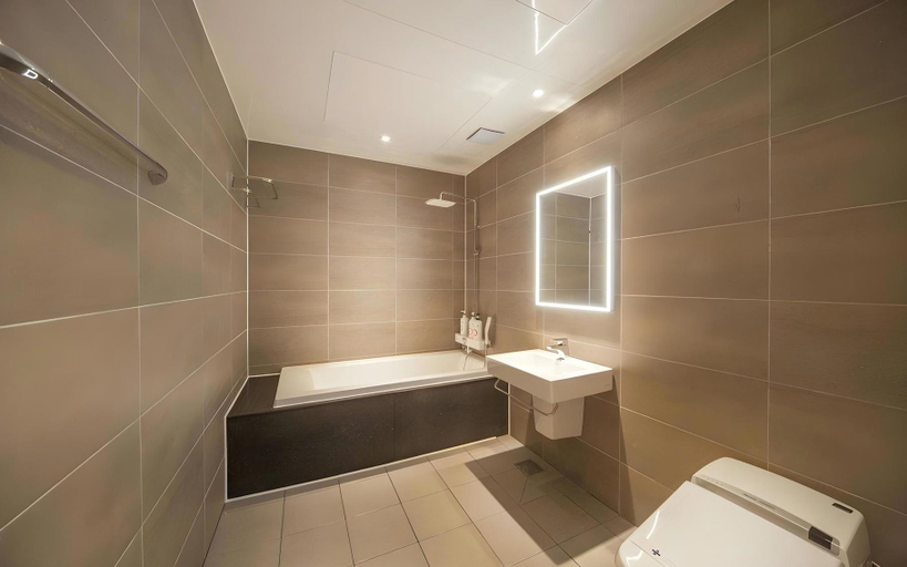 Bathroom 2, Naju Western Hotel, Naju