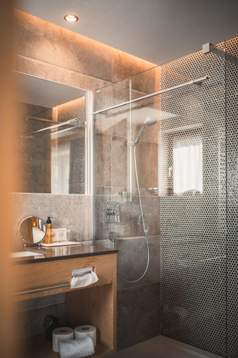 Bathroom 5, Alpin Hotel Sonnblick, Bolzano