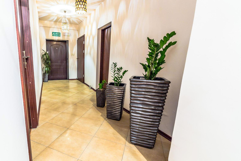 Others 5, Hotel Tm, Radom City