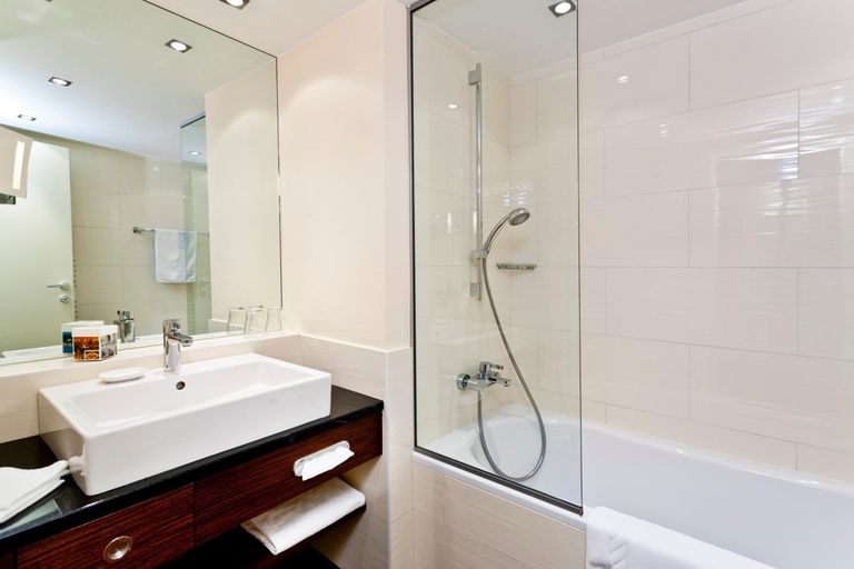 Bathroom 4, Casinohotel Velden, Villach Land