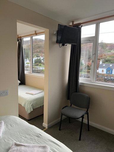 Bedroom 2, Saucy Mary's Private Rooms & Hostel, Highland