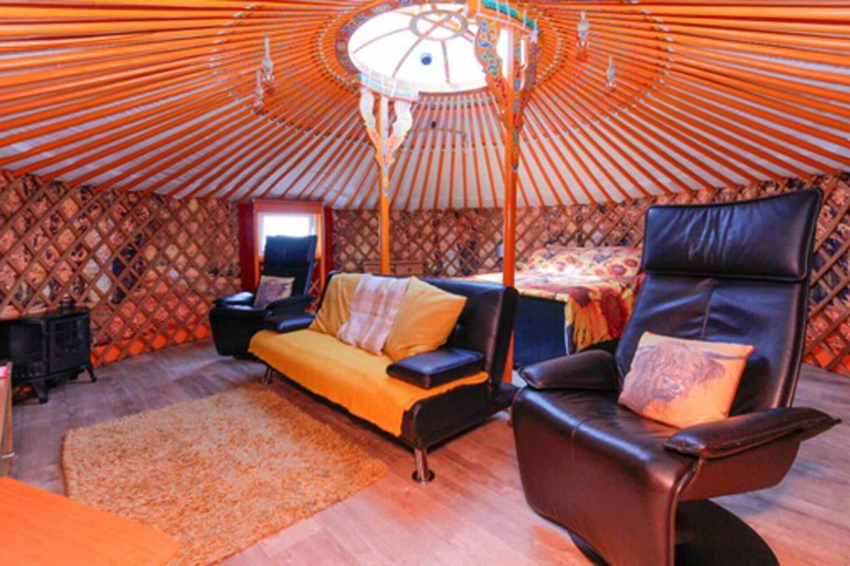 Lobby 5, Orange Yurt With Hot Tub- Sleeps 3, Parking & Pe, Aberdeenshire