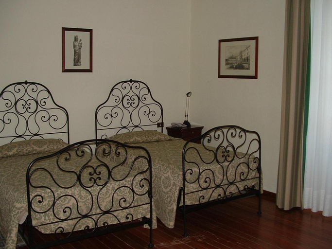 Bedroom 5, Santuario Di Oropa, Biella