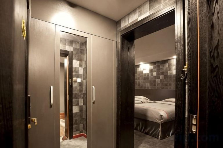 Bedroom, Reese Hotel, Beijing