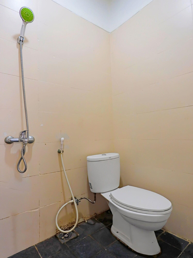 Room 4, Spot On 92186 Penginapan Lorra, Batam