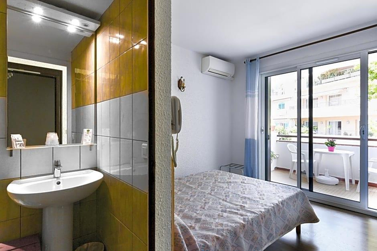 Room 3, Le Preconil, Var
