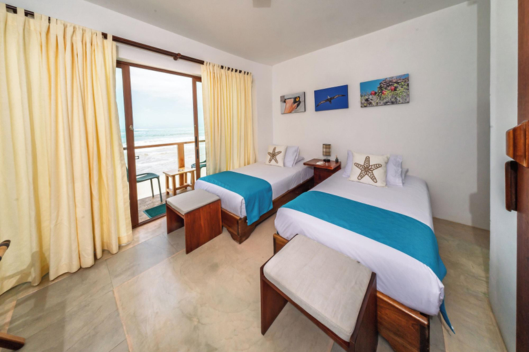 Bedroom 2, Cormorant Beach House, Isabela