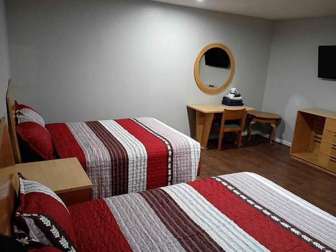 Bedroom 2, Bel Air Motor Lodge, Burlington