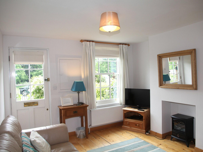 Public Area 2, Green Cottages, Kent