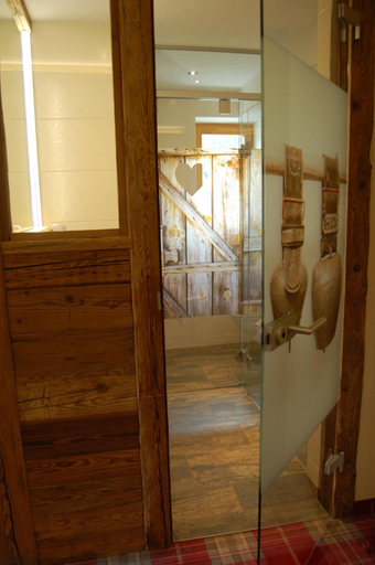 Bathroom 3, Hotel Schweizerhof, Kufstein