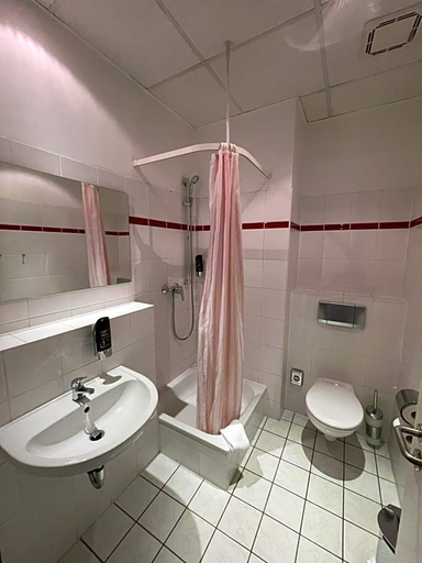Bathroom 5, Hotel Birkenwerder, Oberhavel
