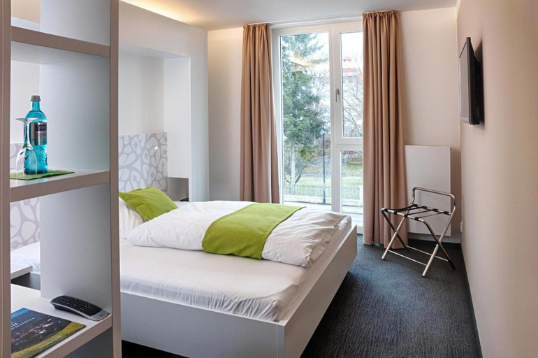 Bedroom 3, Mara Hotel, Ilm-Kreis