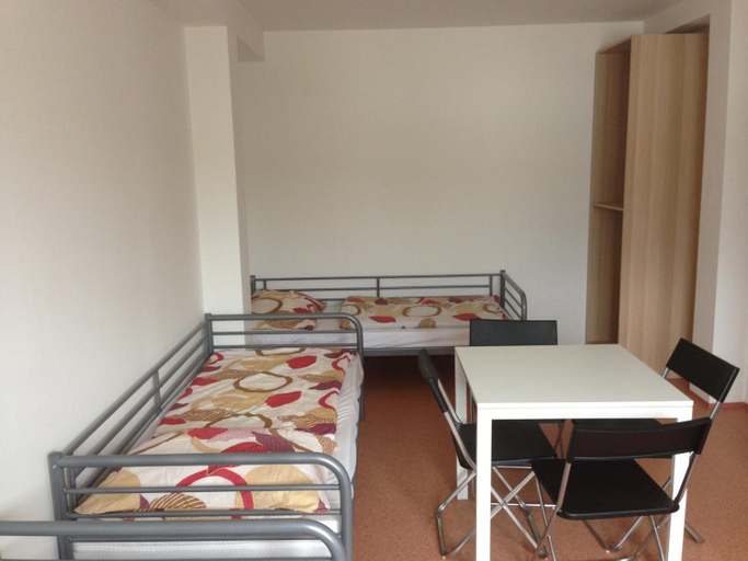 Bedroom 3, Hostel Bohemia, Praha 9