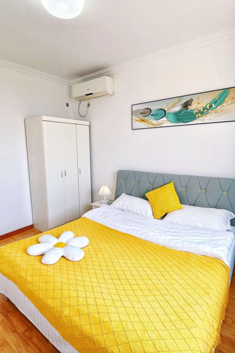 Room 5, Blessed Family Seaview Apartment 2 903, Qingdao