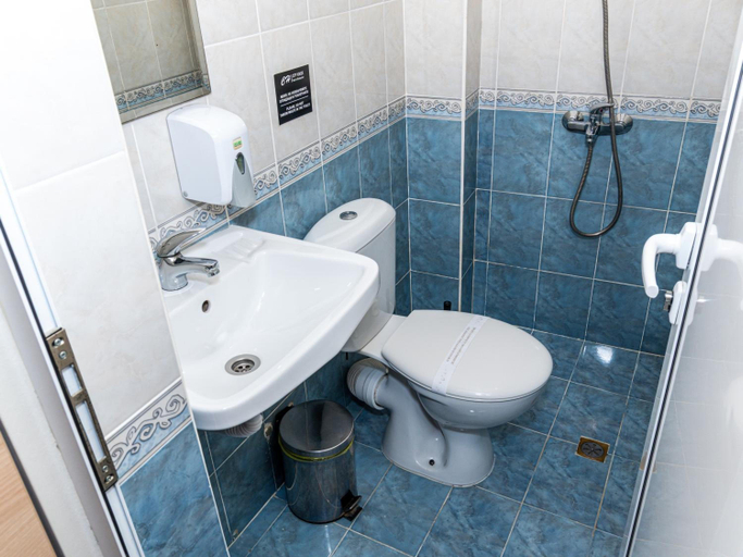 Bathroom 4, City House Family Hotel Restaurant, Rousse