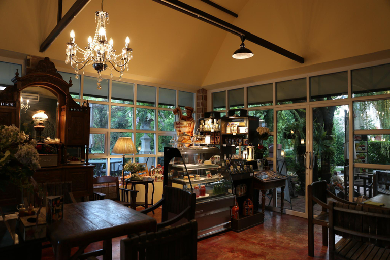 Food & Drinks 5, Tha Chang Vintage, Doembang Nangbua