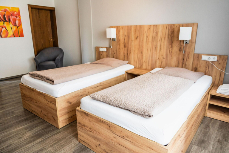 Bedroom 3, Landhotel Georgshof, Fulda