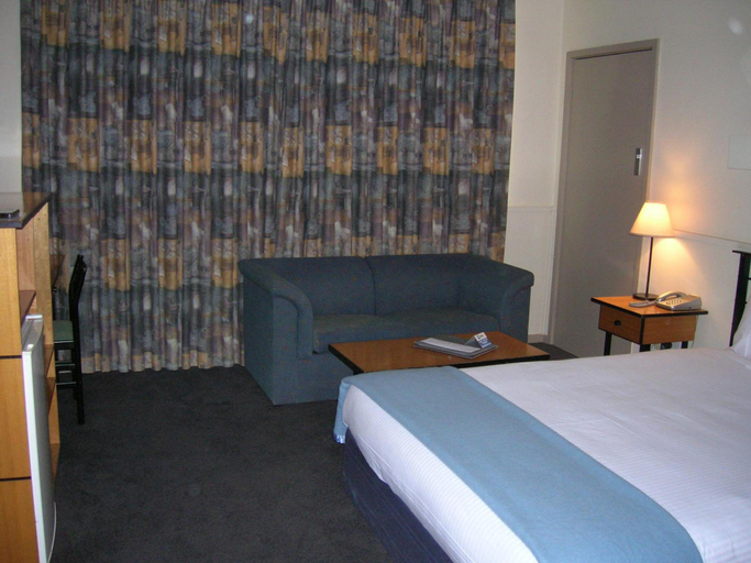 Bedroom 2, Overlander Hotel Motel, Shepparton