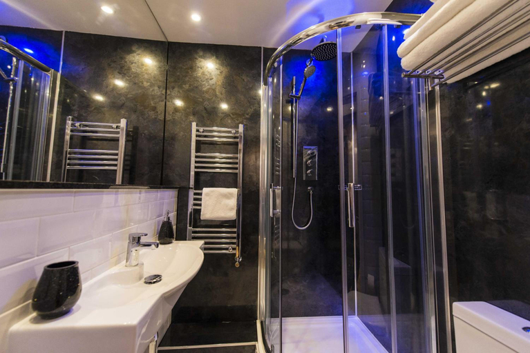 Bathroom 5, The Mayfield Seamer, North Yorkshire