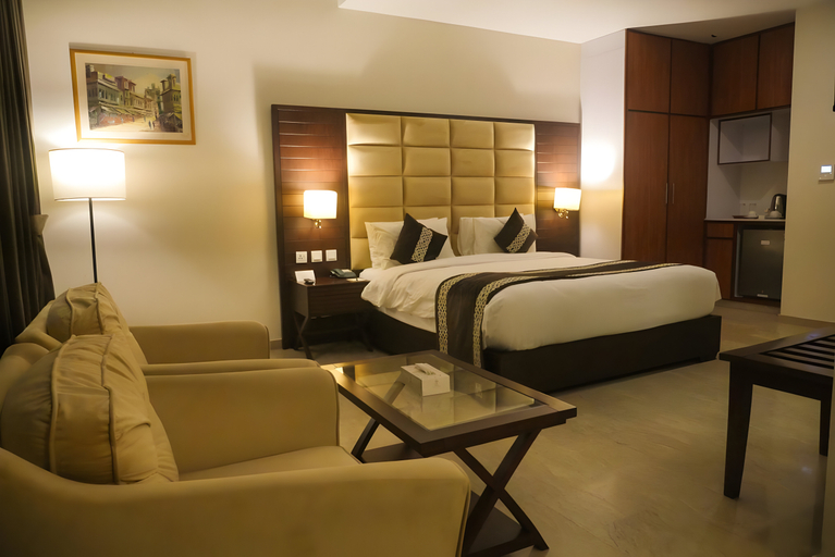 Bedroom 2, Faletti's Express - Shimla Hill, Lahore