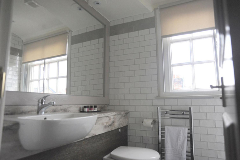 Bathroom 3, Angel Kingst, Cheshire East