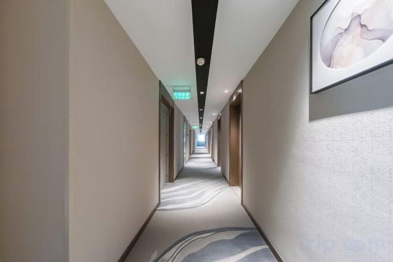 Others 5, Fairyland Hotel, Chuxiong Yi