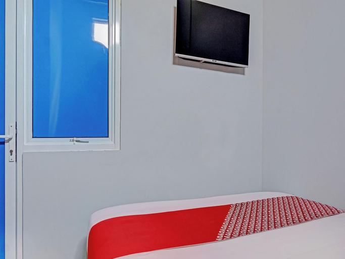 Room 2, Super Capital O 92765 J B Smart Sentul, Bogor
