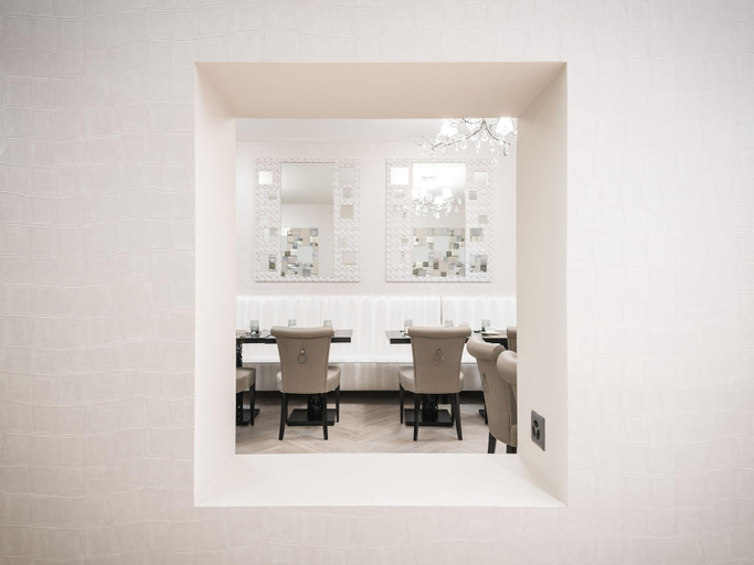 Public Area 3, Le White, Monthey
