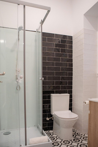 Room 5, Succeed Campo Pequeno Suites, Lisbon