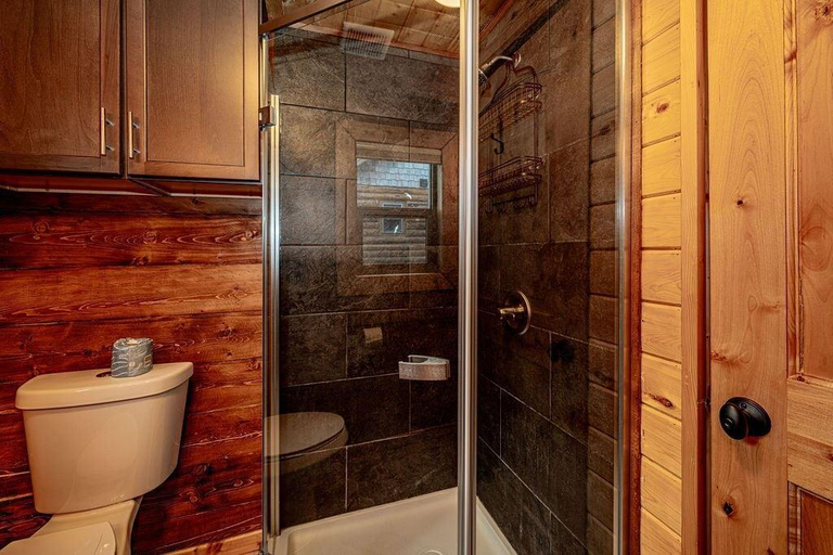Bathroom 3, Lakeshore Lodging, Kenai Peninsula