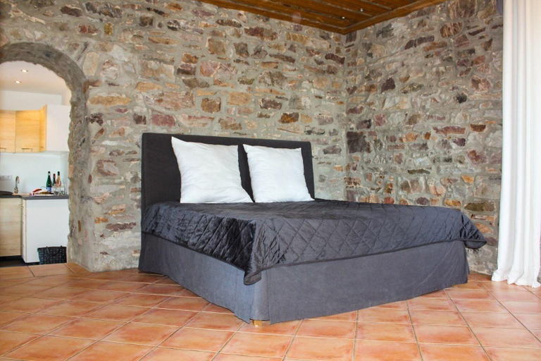Bedroom 4, Hallgarter Zange, Rheingau-Taunus-Kreis