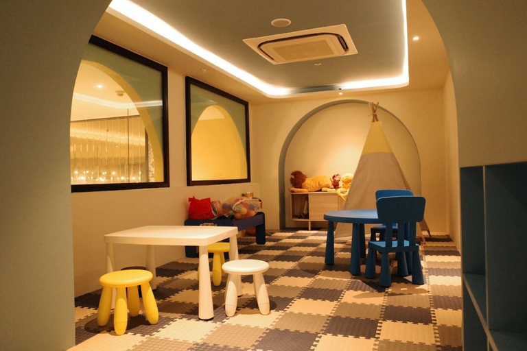 Sports and Entertainment 3, Kastel Bangkok Hotel By Loft Bkk, Din Dang