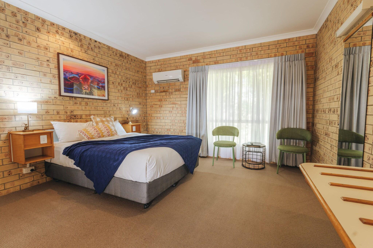 Bedroom 2, Mulga Country Motor Inn, Murweh