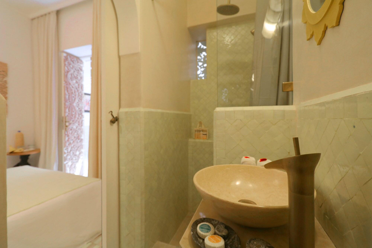 Bathroom 4, Riad Wazani Square, Marrakech