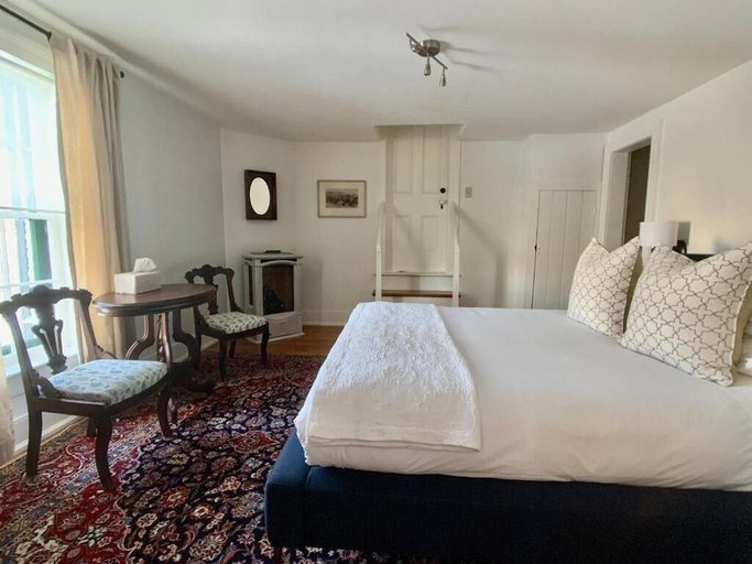 Bedroom 2, Woodbourne Inn, Niagara