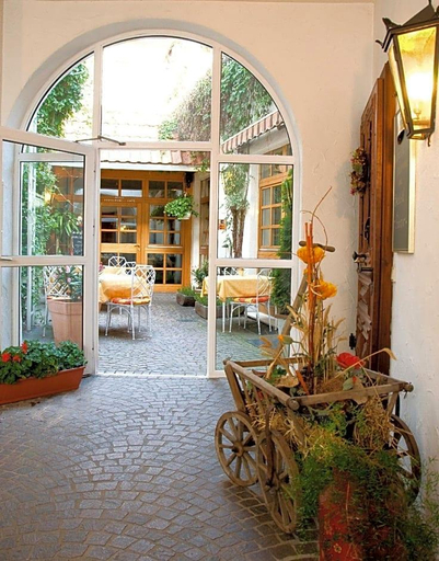 Exterior & Views 2, Stadthotel Patrizier, Schmalkalden-Meiningen