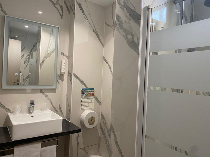 Bathroom 3, Contact Hôtel Foch, Doubs