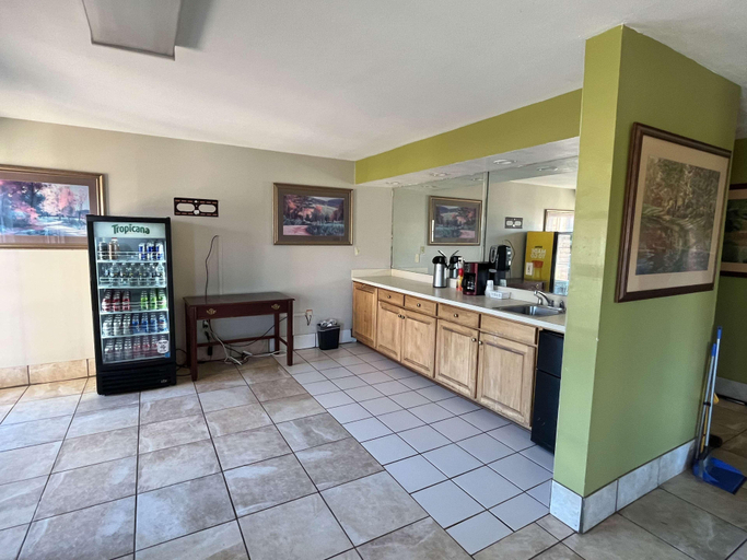 Public Area, Motel 6 Bracey, VA – I-85, Mecklenburg