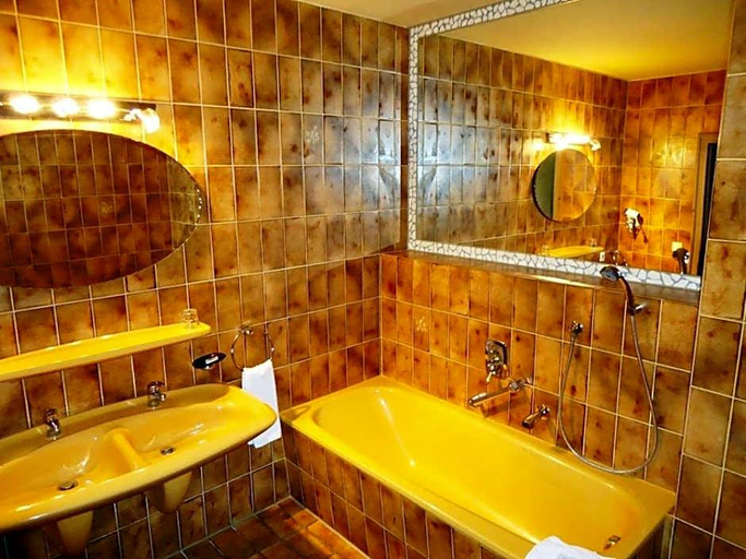 Bathroom 4, Hotel Hiemer, Memmingen